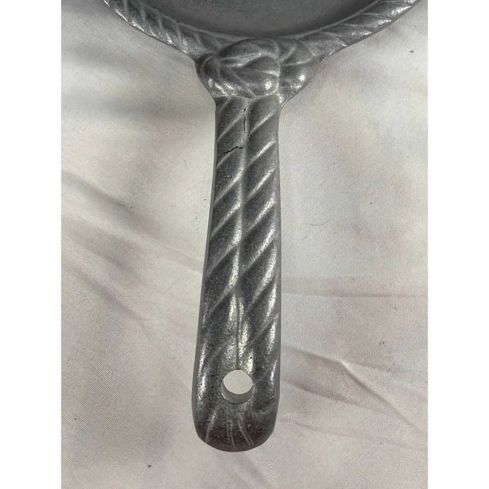 Wilton Armetale Gourmet Grillware Sizzler Server Plate Rope Twist Handle Pewter